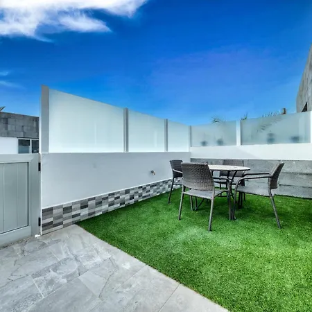 Cassia - Private Pool, Foosball, Bbq, Air-con&sat Tv By Lanzarote