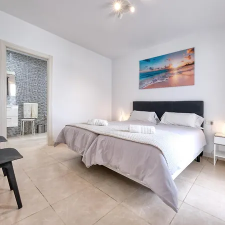 Cassia - Private Pool, Foosball, Bbq, Air-con And Sat Tv By Lanzarote 度假居