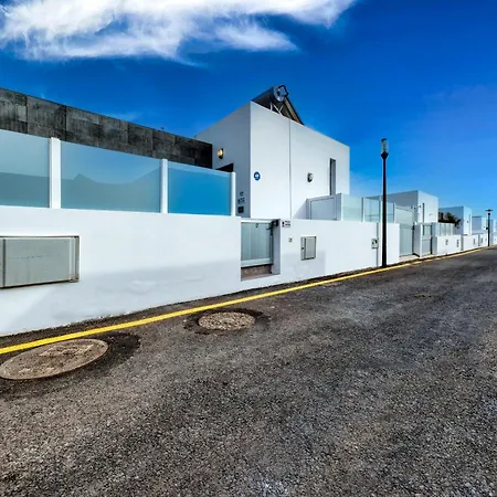 度假居 Cassia - Private Pool, Foosball, Bbq, Air-con And Sat Tv By Lanzarote 普拉亚布兰卡