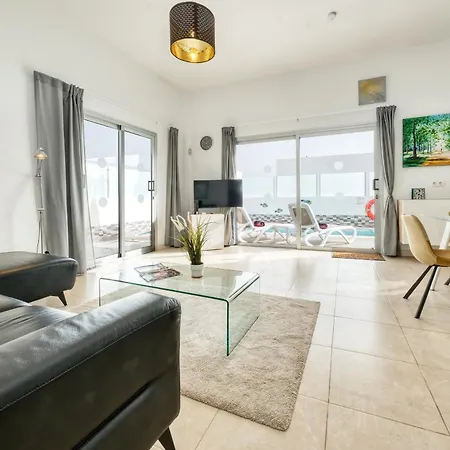 Vakantiehuis Cassia-private Pool Aircon, Sat Tv By Lanzarote