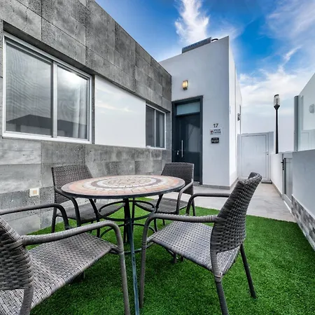 Hébergement de vacances Cassia - Private Pool, Foosball, Bbq, Air-con And Sat Tv By Lanzarote *