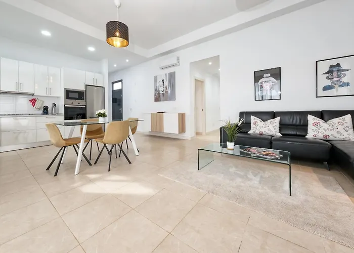 Cassia - Private Pool, Foosball, Bbq, Air-con&sat Tv By Lanzarote