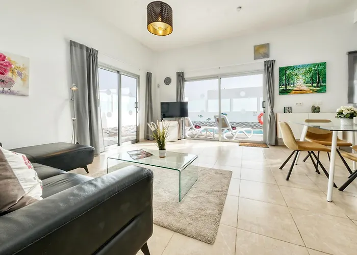 Сasa de vacaciones Cassia - Private Pool, Foosball, Bbq, Air-con And Sat Tv By Lanzarote